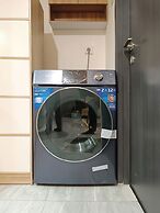 Premium Collins Boulevard Near Airport