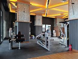 Premium Collins Boulevard Near Airport