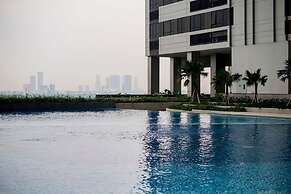 Premium Collins Boulevard Near Airport