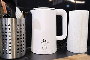 Premium Collins Boulevard Near Airport