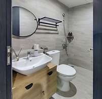 Premium Collins Boulevard Near Airport