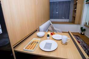 Premium Collins Boulevard Near Airport