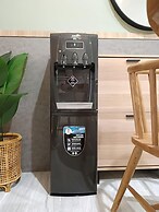 Premium Collins Boulevard Near Airport