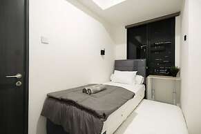 Premium Collins Boulevard Near Airport