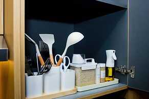 Premium Collins Boulevard Near Airport