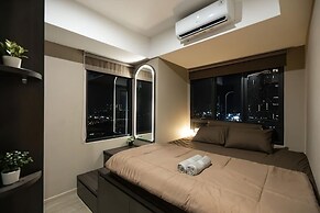 Premium Collins Boulevard Near Airport