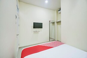 OYO 94494 Krekot Residence Pasar Baru