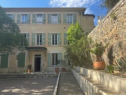 Chateau de Mont-Vert