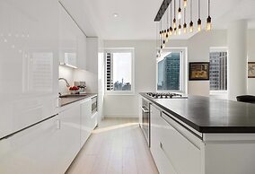 Midtown 5 Bedroom Duplex Luxury Penthouse, 2,500 sq ft, Sleeps 10, Man