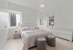 Midtown 5 Bedroom Duplex Luxury Penthouse, 2,500 sq ft, Sleeps 10, Man