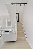 Midtown 5 Bedroom Duplex Luxury Penthouse, 2,500 sq ft, Sleeps 10, Man