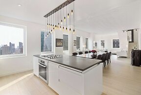 Midtown 5 Bedroom Duplex Luxury Penthouse, 2,500 sq ft, Sleeps 10, Man