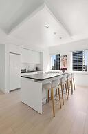 Corporate or Luxury 4 Bedroom Penthouse Steps From Times Square Sleeps