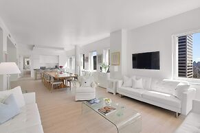 Corporate or Luxury 4 Bedroom Penthouse Steps From Times Square Sleeps