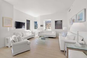 Corporate or Luxury 4 Bedroom Penthouse Steps From Times Square Sleeps