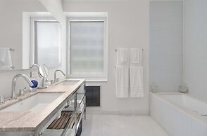 Corporate or Luxury 4 Bedroom Penthouse Steps From Times Square Sleeps