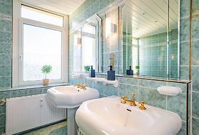 Spacious Apartment In Strausberg - Sleeps 6