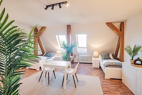Spacious Apartment In Strausberg - Sleeps 6