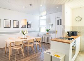 Spacious Apartment In Strausberg - Sleeps 6