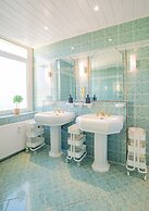 Spacious Apartment In Strausberg - Sleeps 6