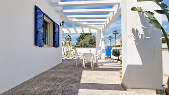 Blue Sky Cottage Just a few Steps From the Beach