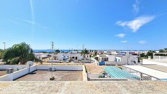 Blue Sky Cottage Just a few Steps From the Beach