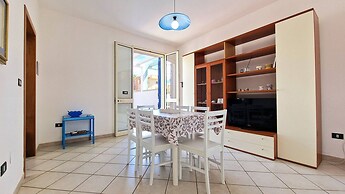 Blue Sky Cottage Just a few Steps From the Beach