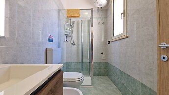 Blue Sky Cottage Just a few Steps From the Beach