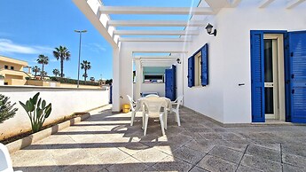 Blue Sky Cottage Just a few Steps From the Beach