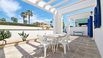 Blue Sky Cottage Just a few Steps From the Beach