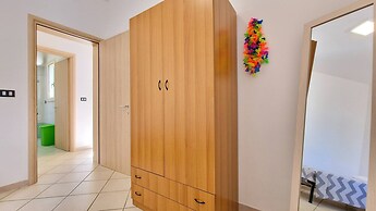 Blue Sky Cottage Just a few Steps From the Beach