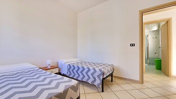 Blue Sky Cottage Just a few Steps From the Beach