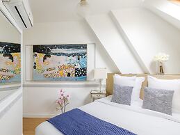 Merveil Luxury Suites - Royale - Saint Honore view