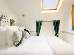 Merveil Luxury Suites - Royale - Saint Honore view