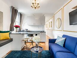 Merveil Luxury Suites - Royale - Saint Honore view