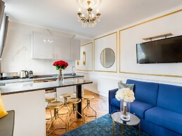 Merveil Luxury Suites - Royale - Saint Honore view