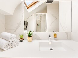 Merveil Luxury Suites - Royale - Saint Honore view