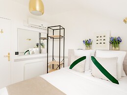 Merveil Luxury Suites - Royale - Saint Honore view