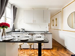 Merveil Luxury Suites - Royale - Saint Honore view