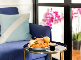 Merveil Luxury Suites - Royale - Saint Honore view