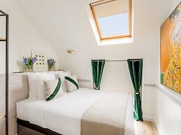 Merveil Luxury Suites - Royale - Saint Honore view