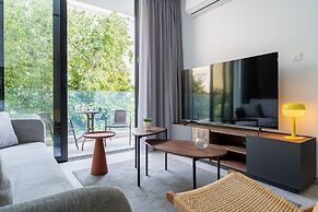 Solara - Stylish Balcony Apartments in Larnaca