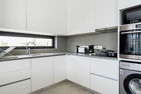 Solara - Stylish Balcony Apartments in Larnaca