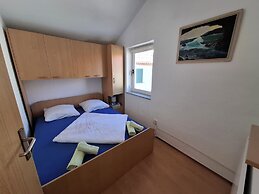 Apartment Kastilac with sea view
