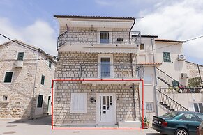 Apartment Kastilac with sea view