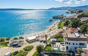 Apartment Kastilac with sea view