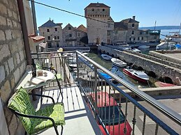 Apartment Kastilac with sea view