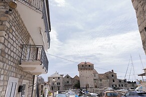 Apartment Kastilac with sea view