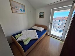 Apartment Kastilac with sea view