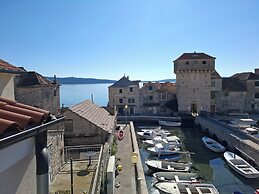 Apartment Kastilac with sea view